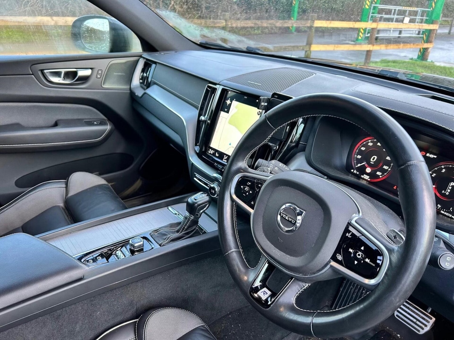 Used Volvo XC60 2019 for sale - 77528203: Photo 2