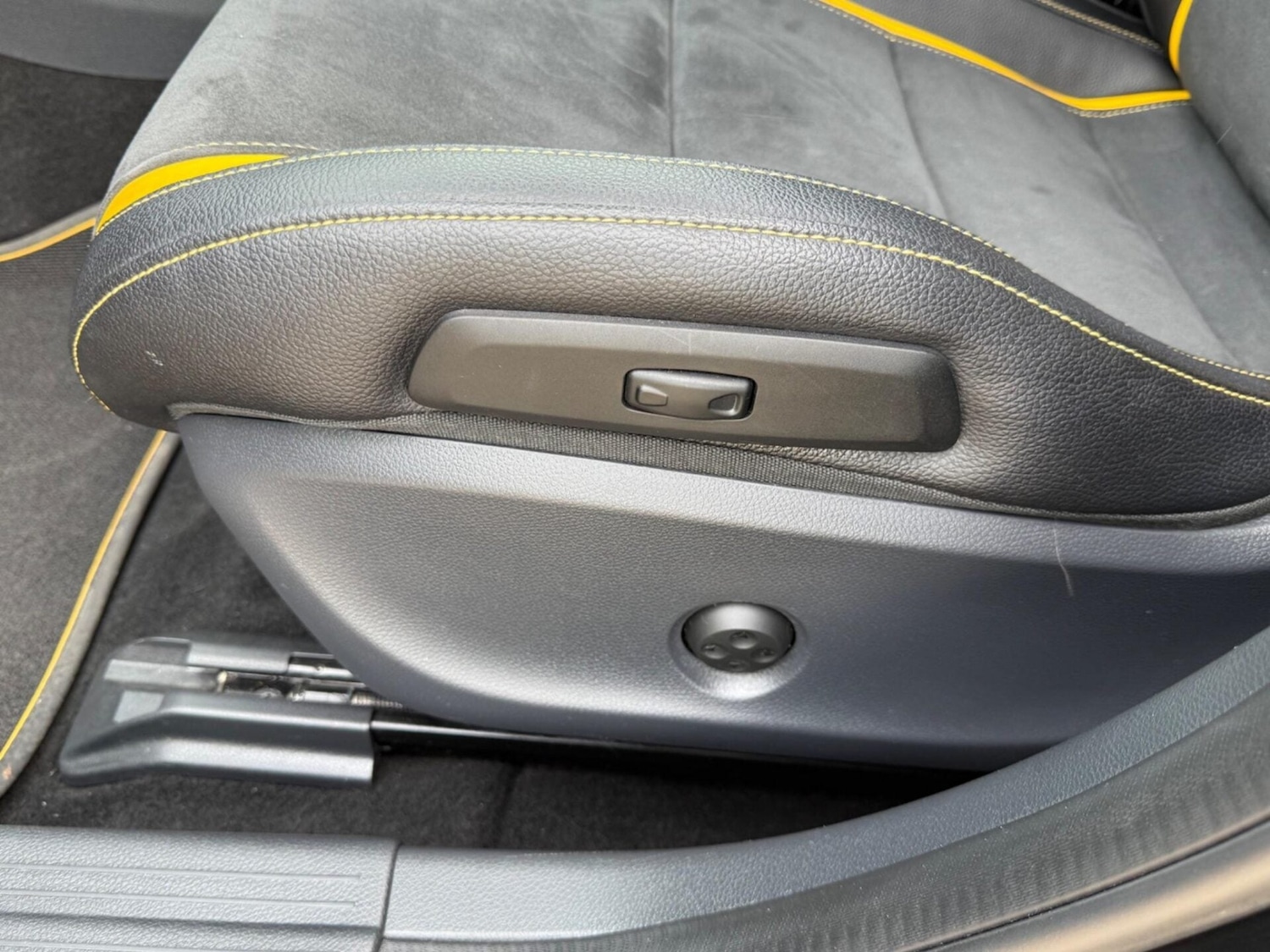 Used Mercedes-Benz A-Class 2017 for sale - 77204820: Photo 46