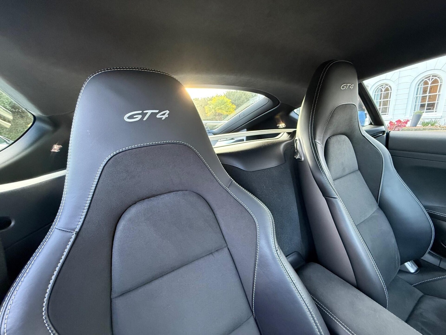 Used Porsche Cayman 2021 for sale - 77399607: Photo 32