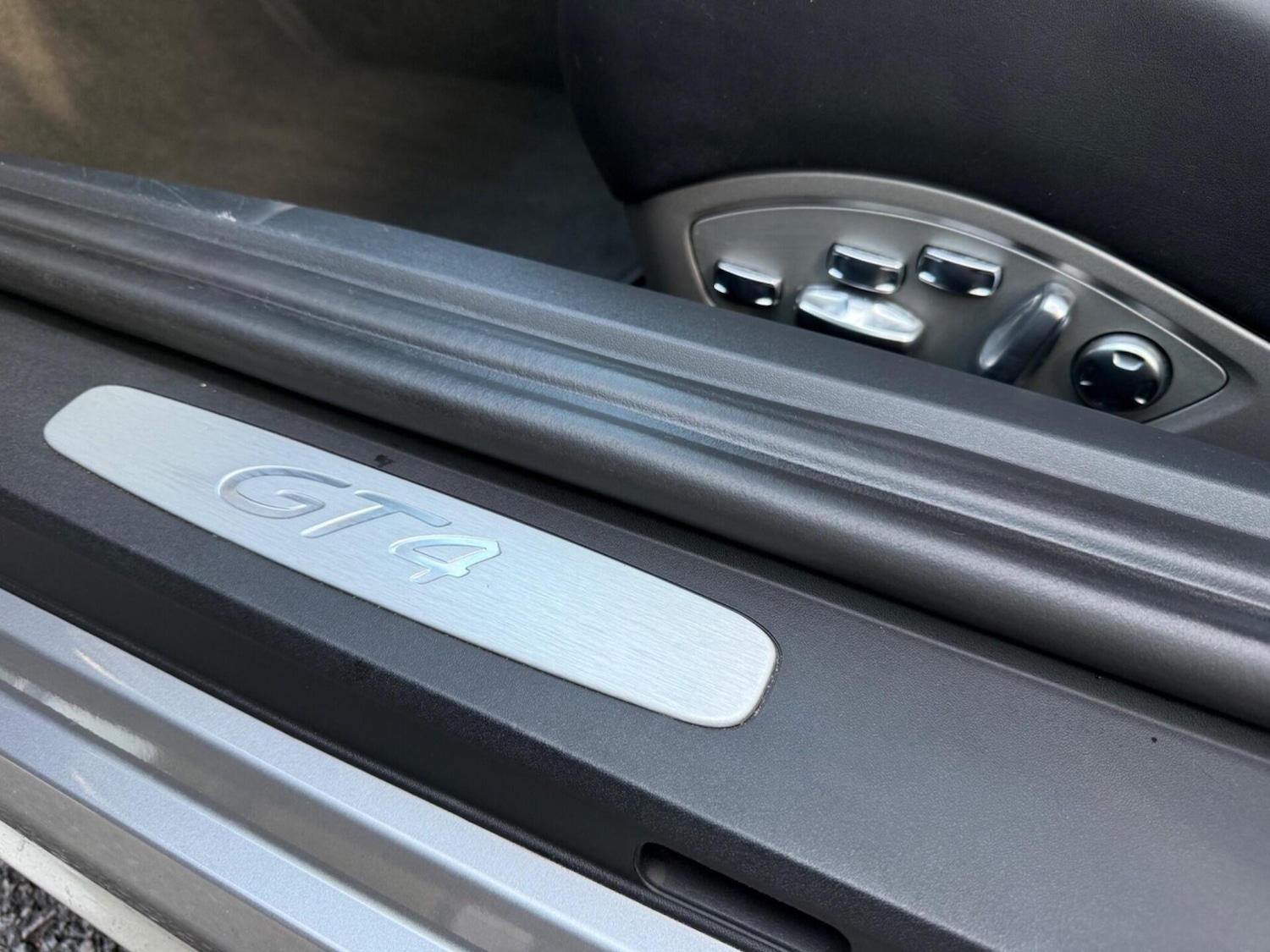 Used Porsche Cayman 2021 for sale - 77399607: Photo 62