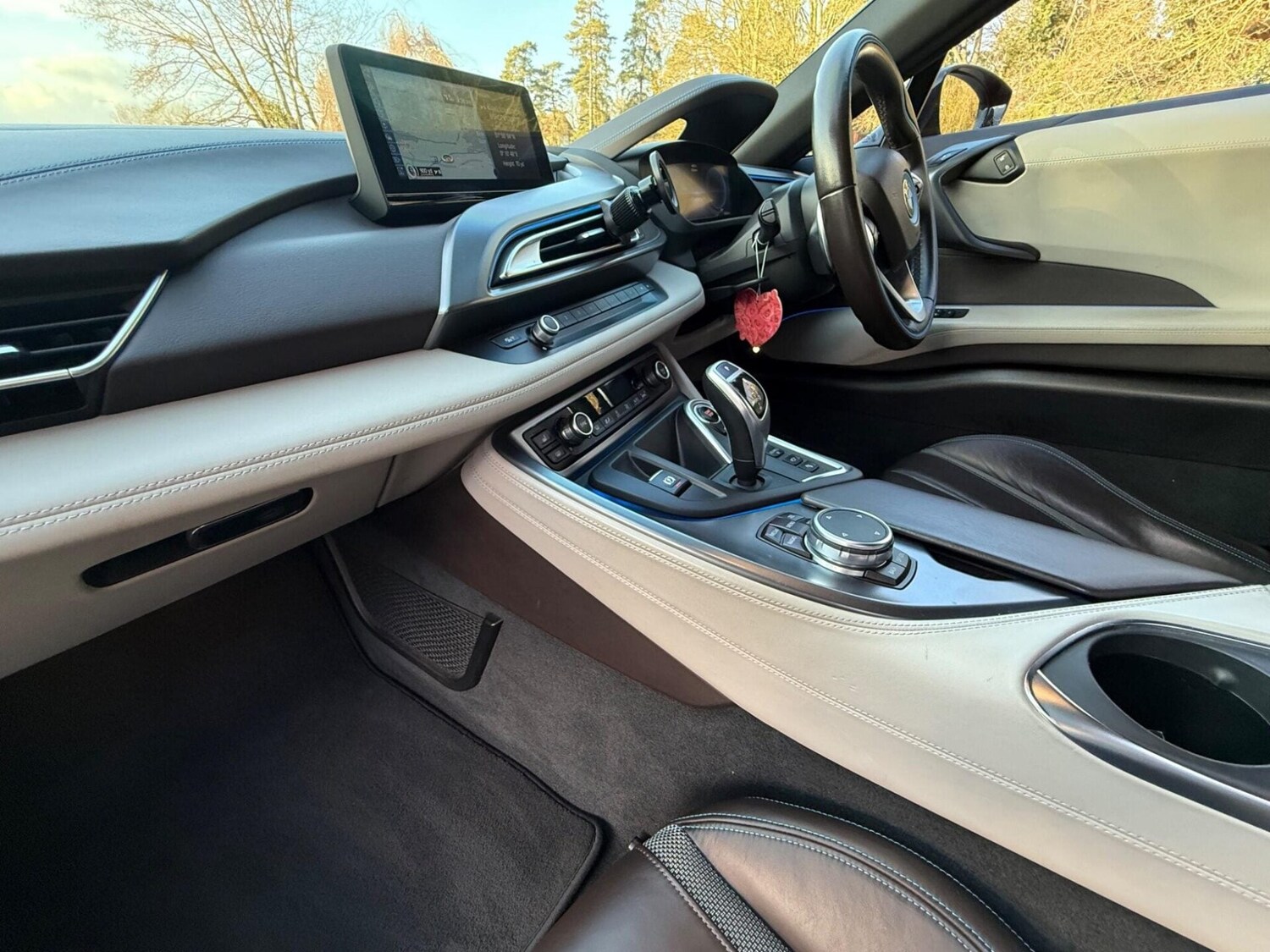 Used BMW i8 2015 for sale - 77516025: Photo 12