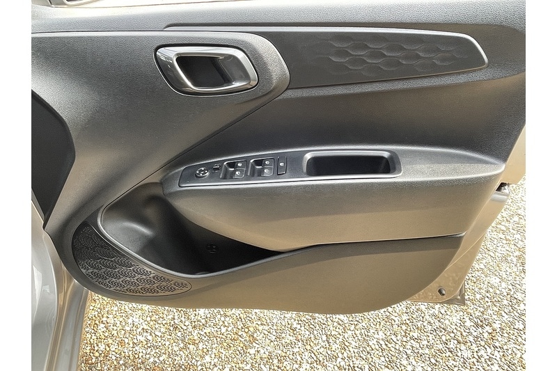 Used Hyundai i10 2023 for sale - 77668024: Photo 25