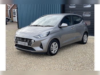 Used Hyundai i10 2023 for sale - 77668024: Photo