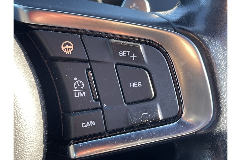 Used Jaguar F-Pace 2017 for sale - 76712089: Photo 22