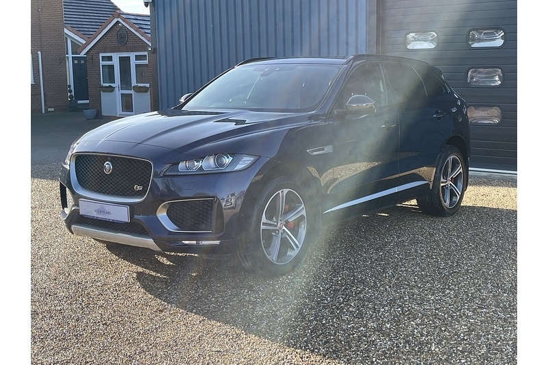 Used Jaguar F-Pace 2017 for sale - 76712089: Photo 4