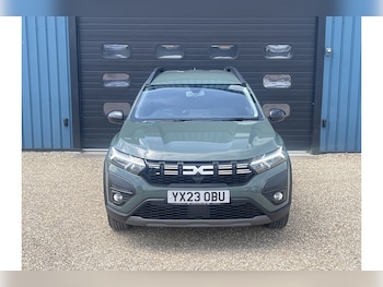 Used Dacia Jogger 2023 for sale - 78901234: Photo