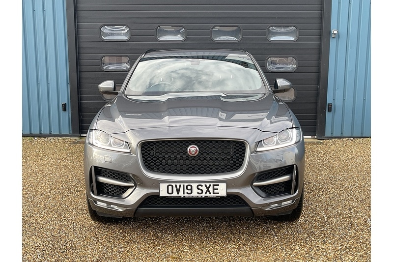 Used Jaguar F-Pace 2019 for sale - 76670704: Photo 2