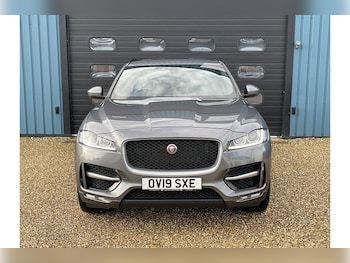 Used Jaguar F-Pace 2019 for sale - 76670704: Photo