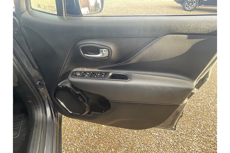 Used Jeep Renegade 2022 for sale - 76906024: Photo 24