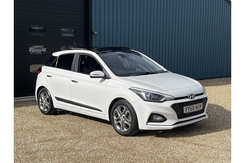 Used Hyundai i20 2018 for sale - 76210914: Photo 2