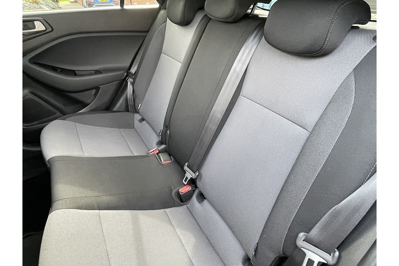 Used Hyundai i20 2018 for sale - 76210914: Photo 26