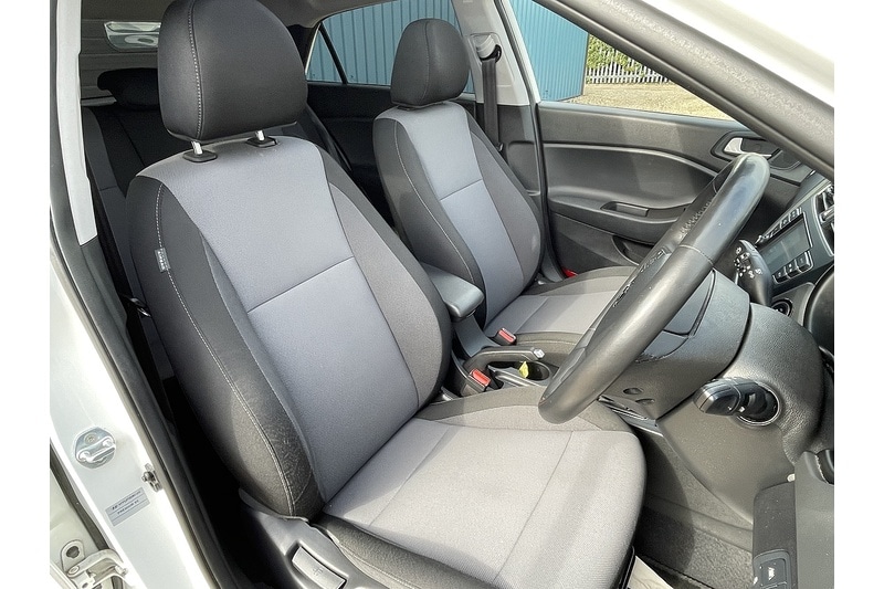 Used Hyundai i20 2018 for sale - 76210914: Photo 27