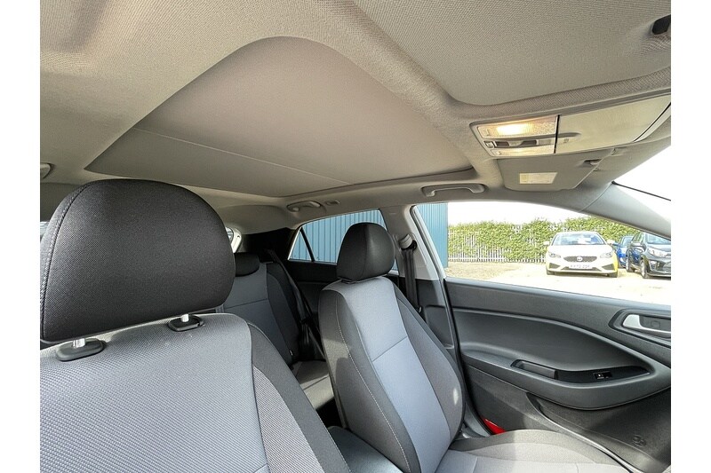 Used Hyundai i20 2018 for sale - 76210914: Photo 29