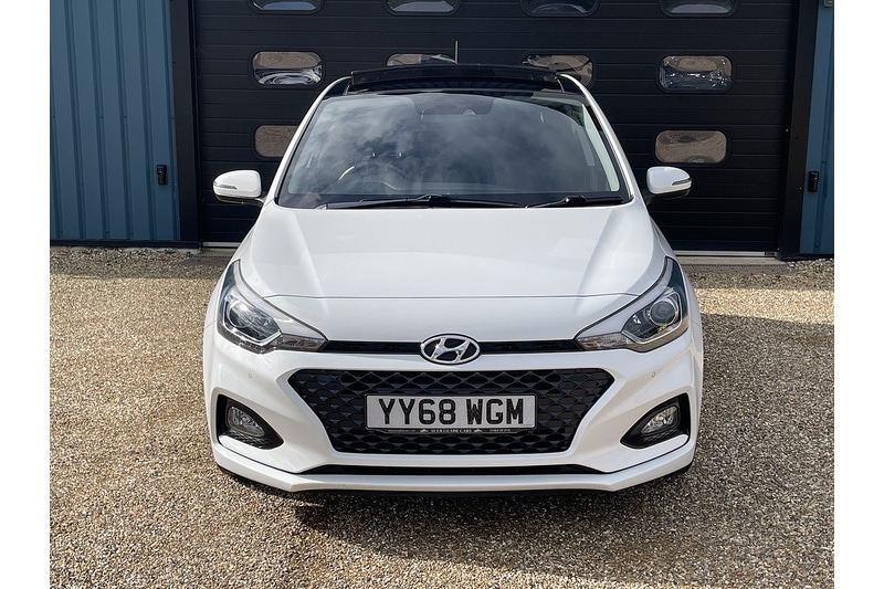 Used Hyundai i20 2018 for sale - 76210914: Photo 3