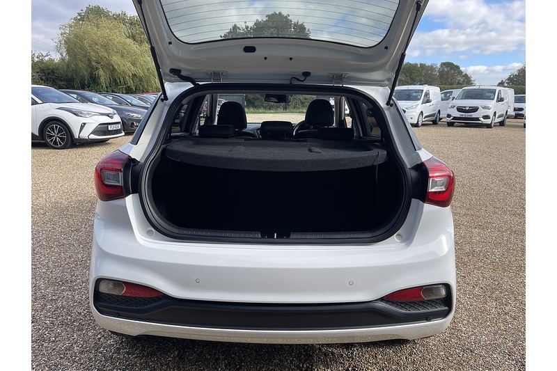 Used Hyundai i20 2018 for sale - 76210914: Photo 30