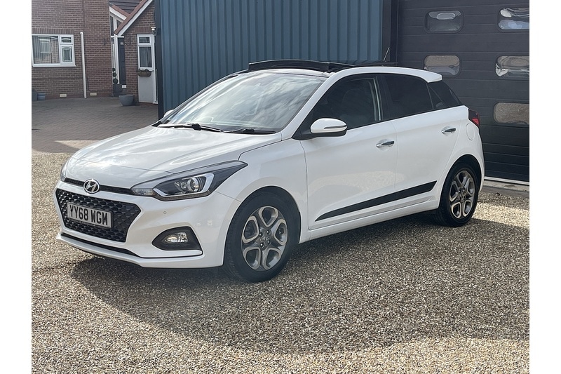 Used Hyundai i20 2018 for sale - 76210914: Photo 4