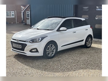 Used Hyundai i20 2018 for sale - 76210914: Photo