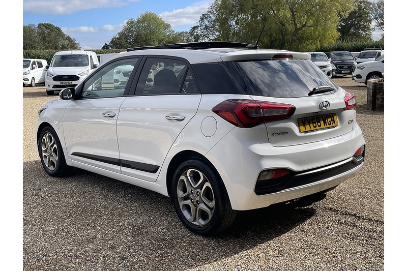 Used Hyundai i20 2018 for sale - 76210914: Photo 6