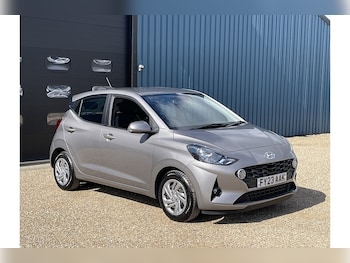Used Hyundai i10 2023 for sale - 78111460: Photo