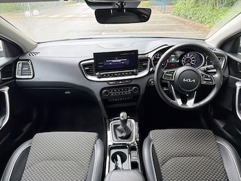 Used Kia Ceed 2025 for sale - 79200249: Photo