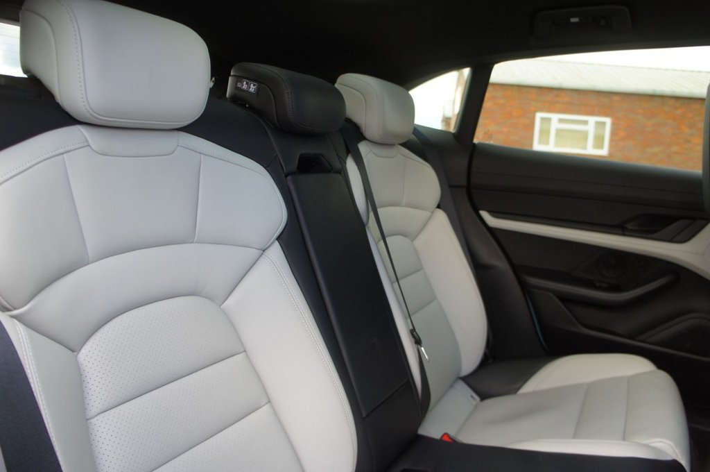 Used Porsche Taycan 2022 for sale - 77571703: Photo 8