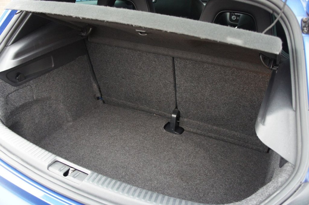 Used Volkswagen Scirocco 2016 for sale - 77879659: Photo 6