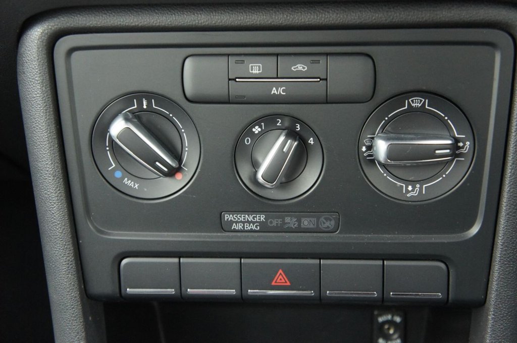 Used Volkswagen Beetle 2013 for sale - 77593875: Photo 13