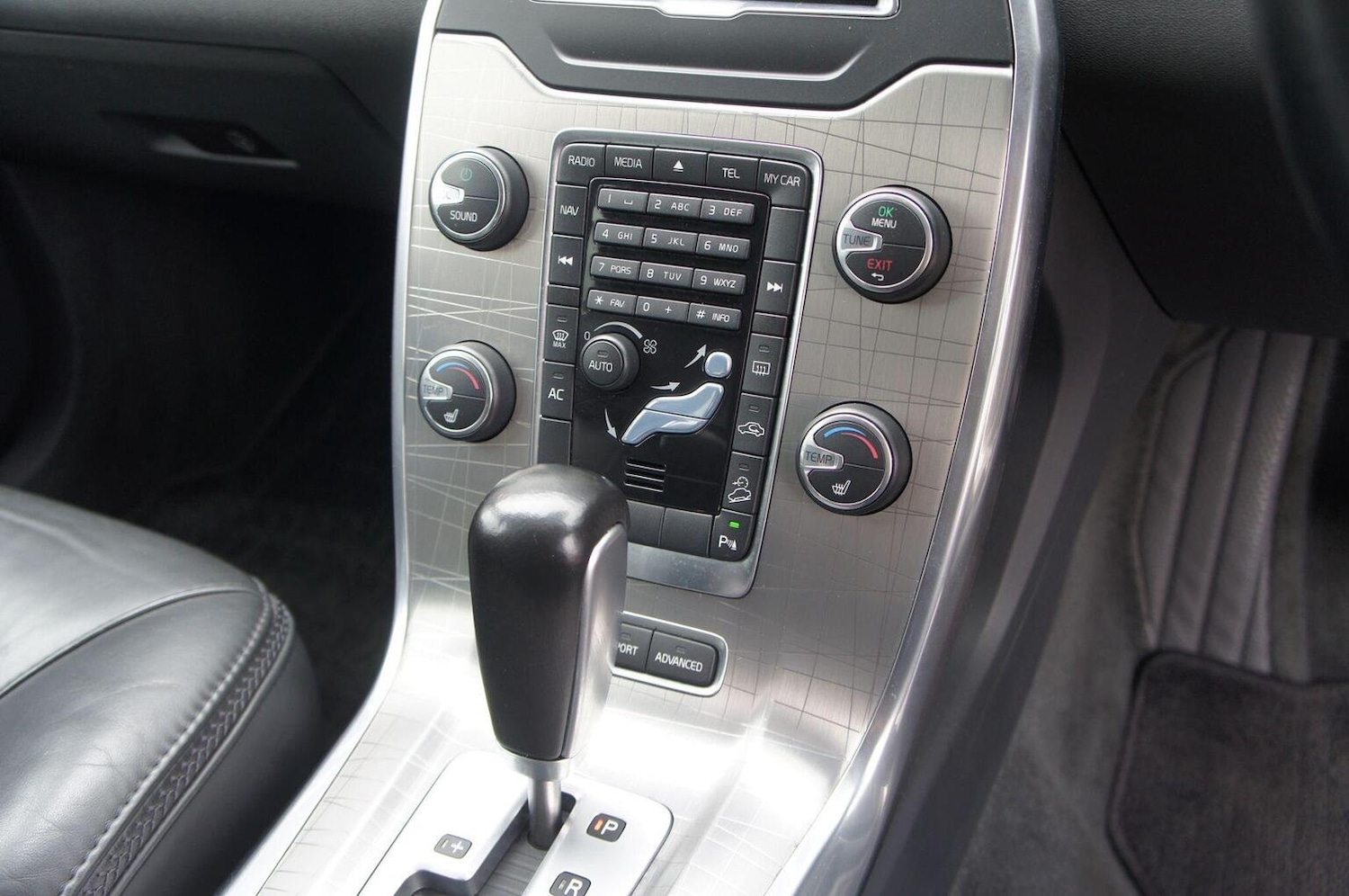 Used Volvo XC70 2012 for sale - 76914430: Photo 11