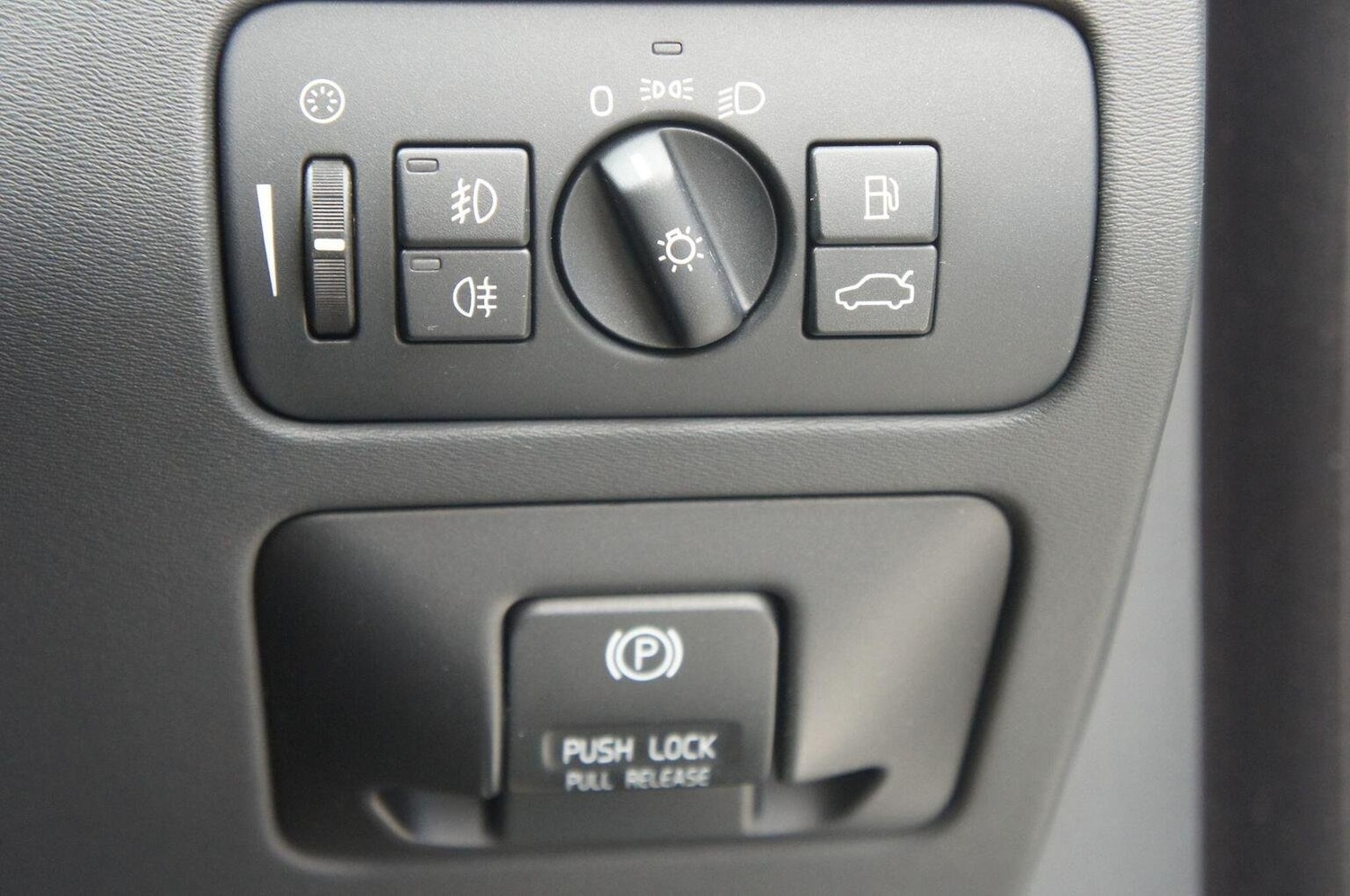 Used Volvo XC70 2012 for sale - 76914430: Photo 15