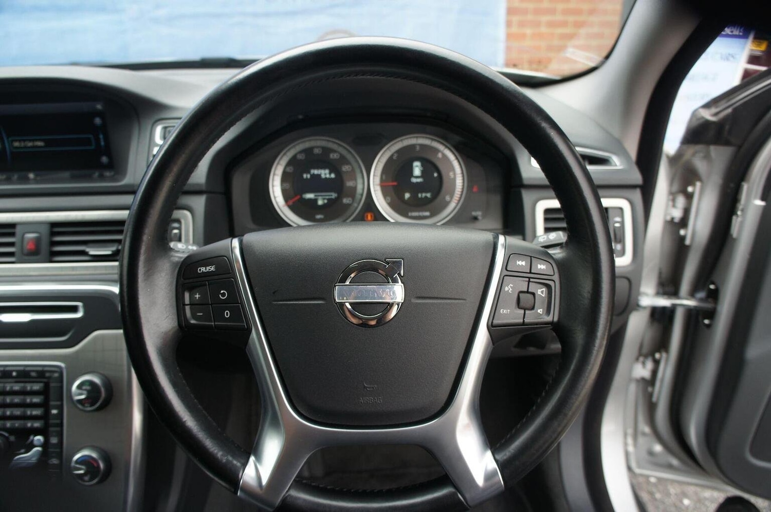 Used Volvo XC70 2012 for sale - 76914430: Photo 9