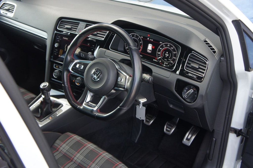 Used Volkswagen Golf 2018 for sale - 77313382: Photo 8