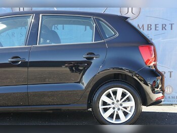 Used Volkswagen Polo 2015 for sale - 78425875: Photo