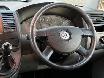 Used Volkswagen Transporter Shuttle 2009 for sale - 76573167: Photo