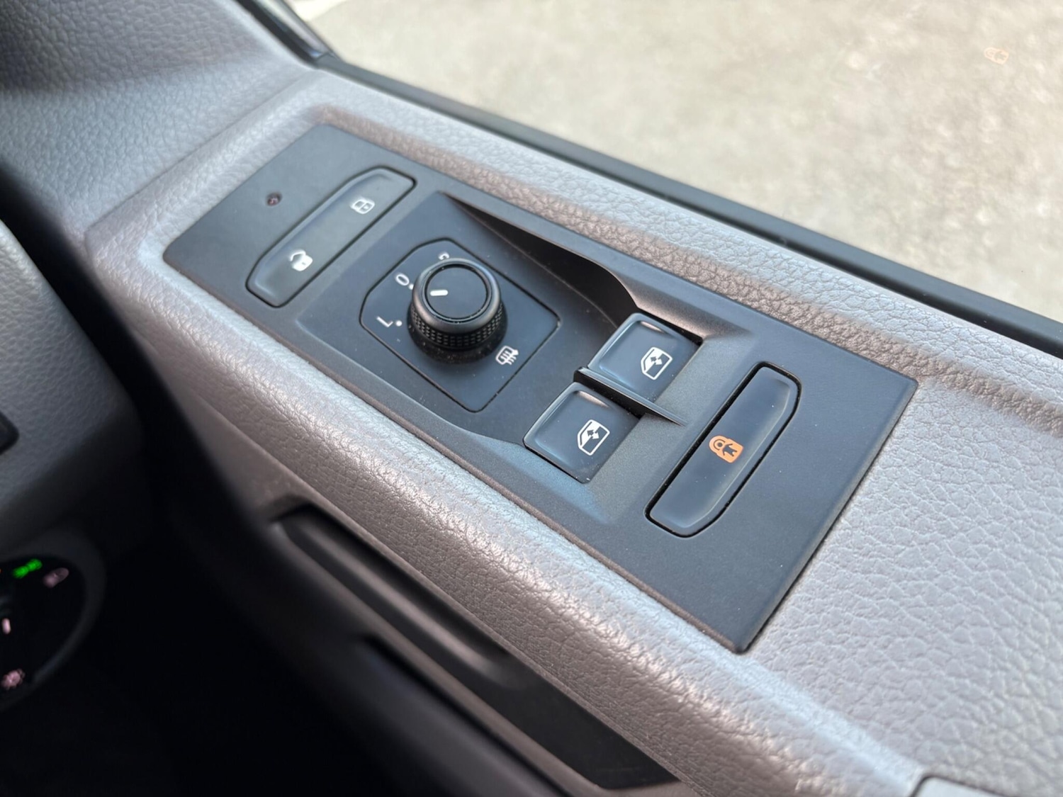 Used Volkswagen Transporter Shuttle 2020 for sale - 76260096: Photo 35