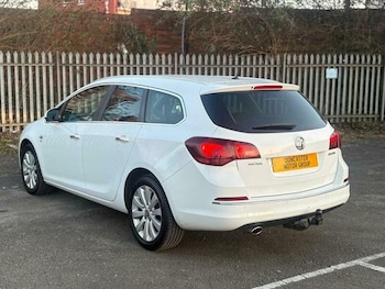 Used Vauxhall Astra 2013 for sale - 77769611: Photo