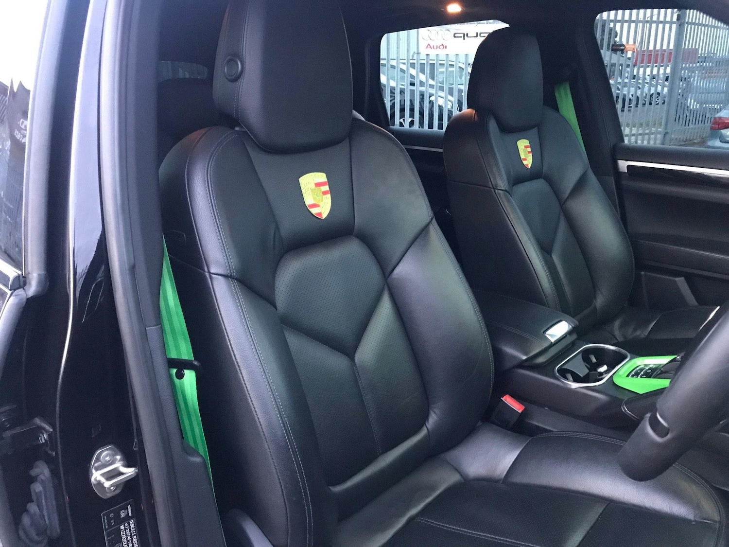 Used Porsche Cayenne for sale - 77511368: Photo 2