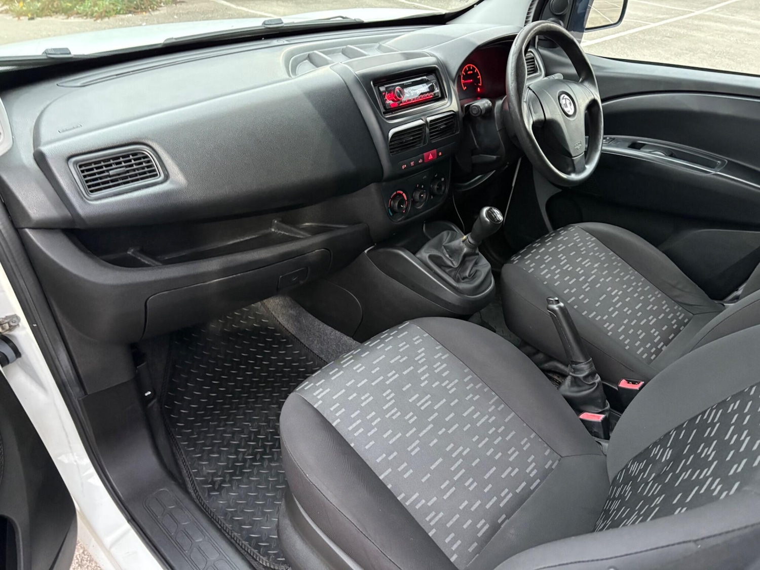 Used Vauxhall Combo 2014 for sale - 76270153: Photo 28