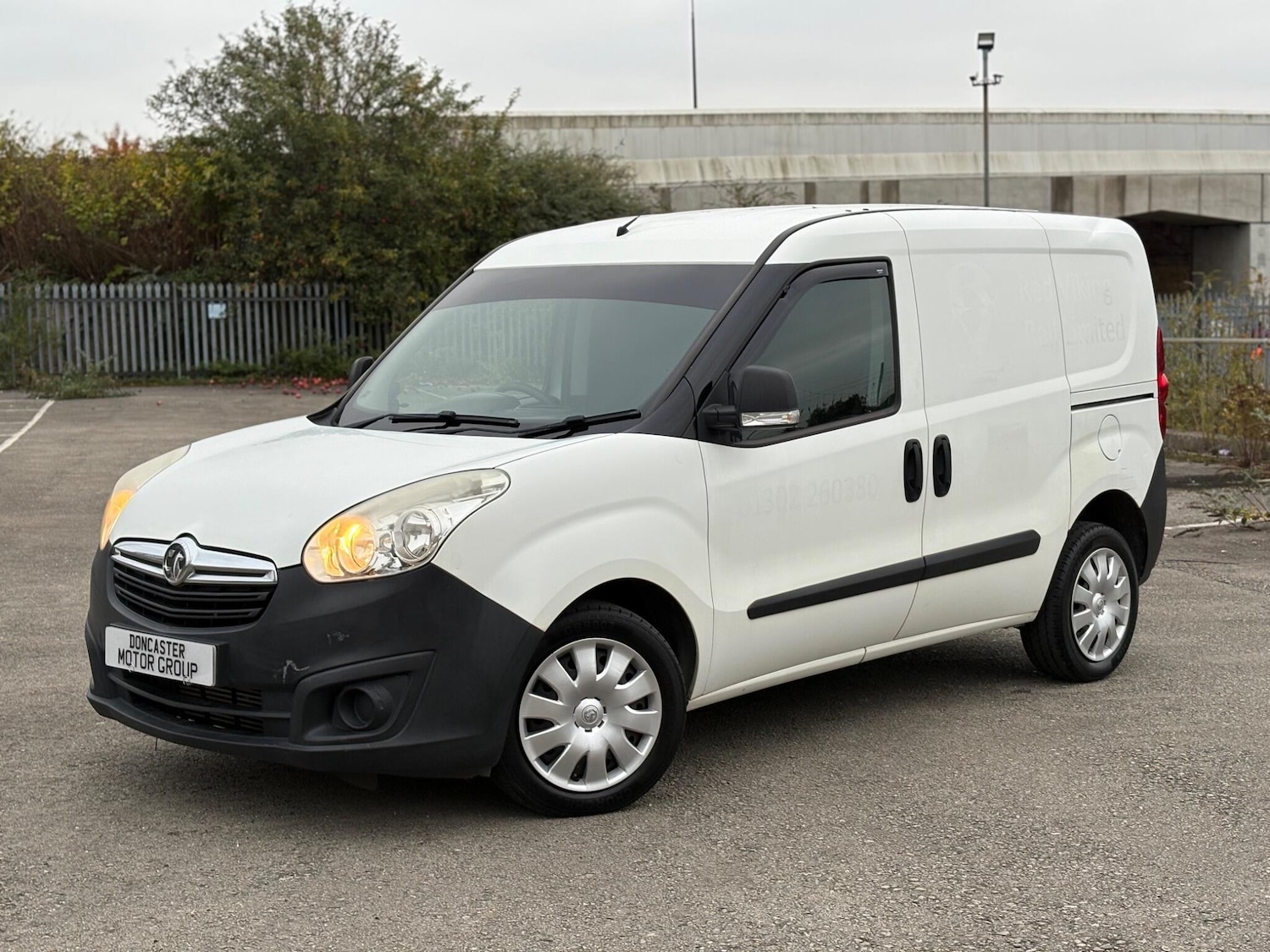 Used Vauxhall Combo 2014 for sale - 76270153: Photo 3
