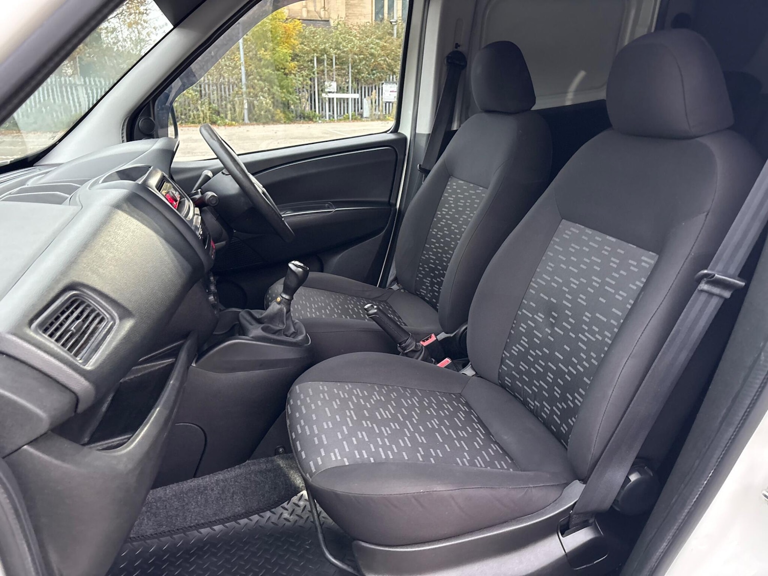 Used Vauxhall Combo 2014 for sale - 76270153: Photo 31