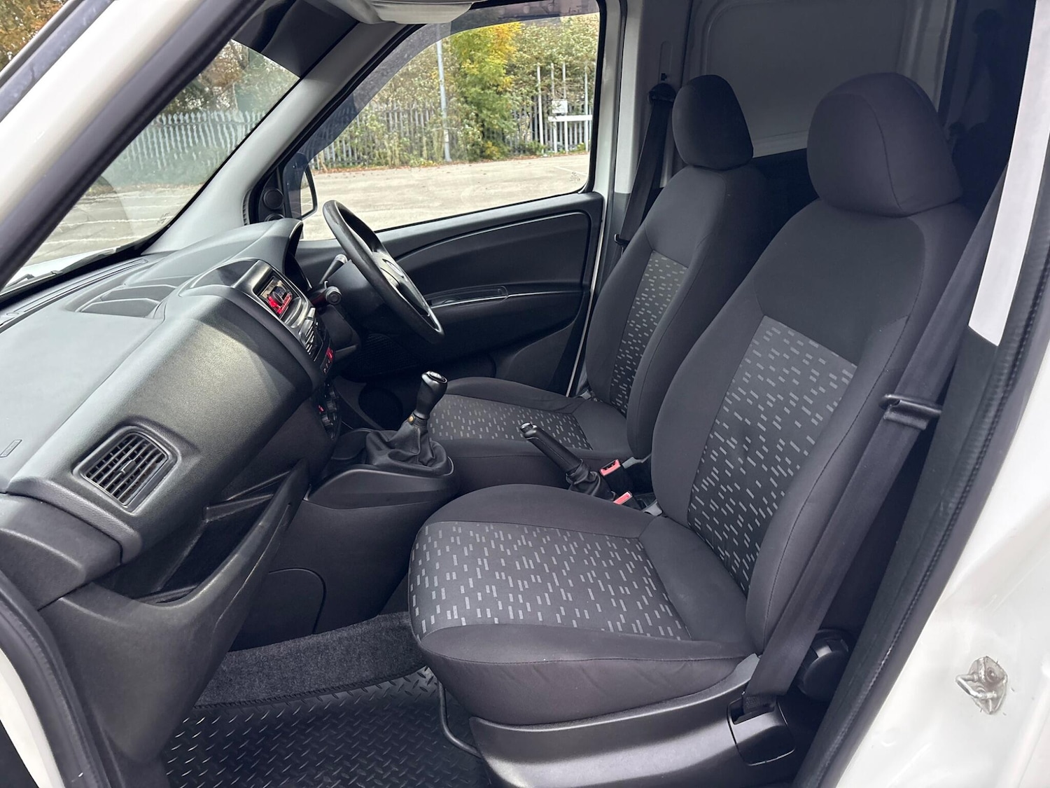 Used Vauxhall Combo 2014 for sale - 76270153: Photo 32