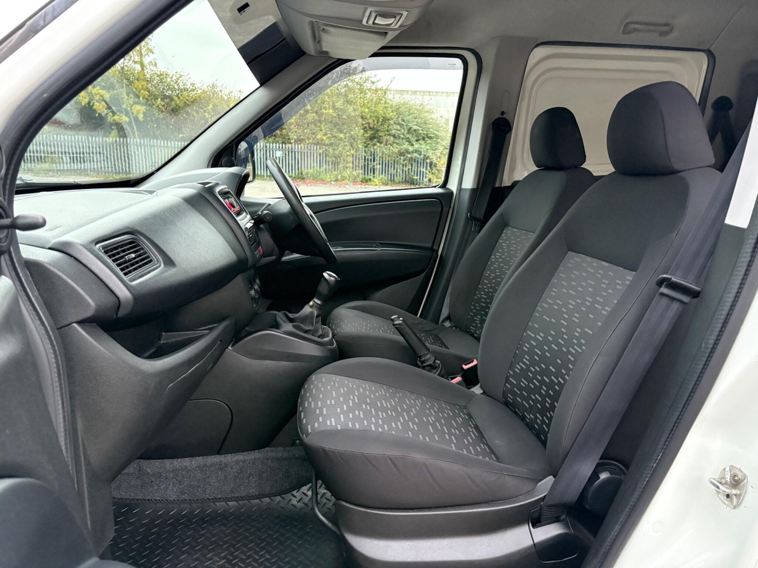 Used Vauxhall Combo 2014 for sale - 76270153: Photo 37