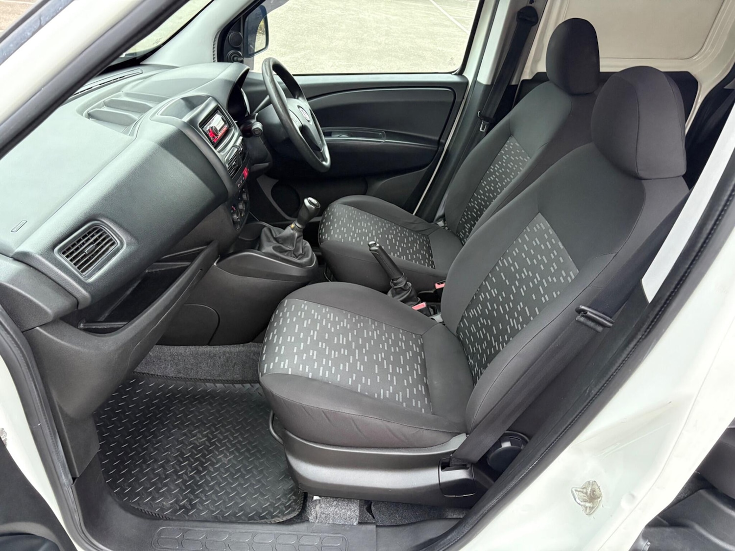 Used Vauxhall Combo 2014 for sale - 76270153: Photo 38
