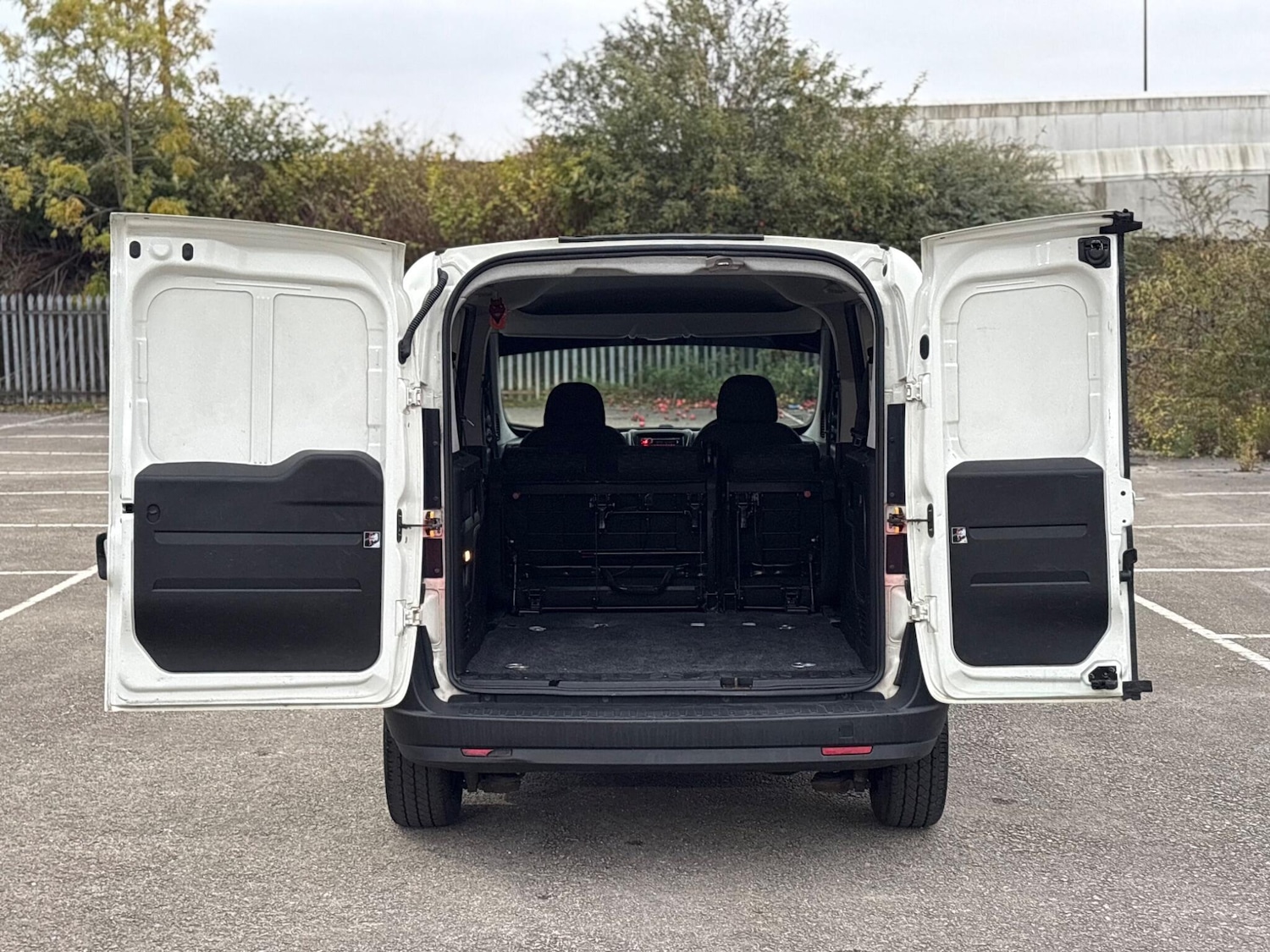 Used Vauxhall Combo 2014 for sale - 76270153: Photo 40