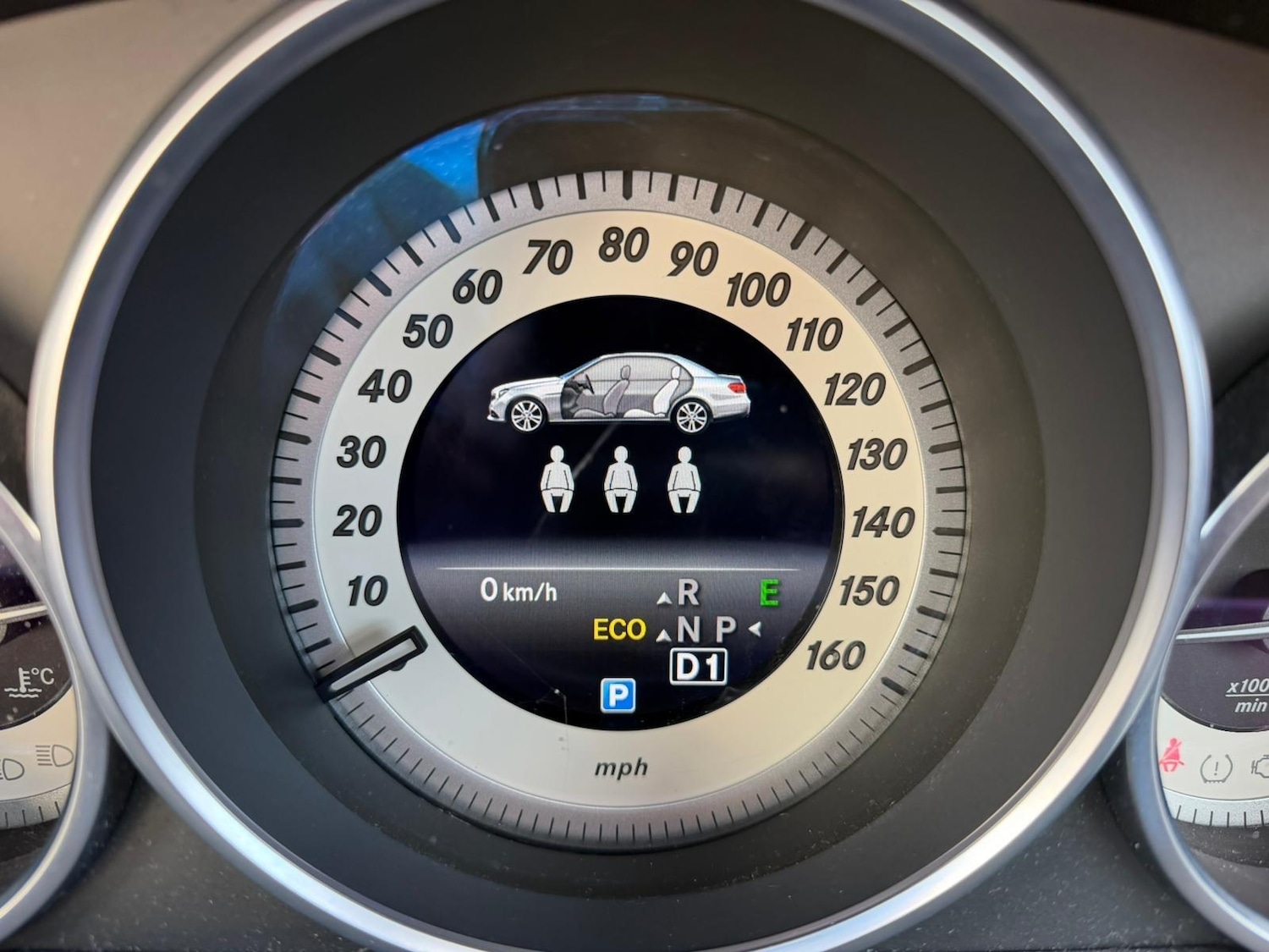 Used Mercedes-Benz E Class 2014 for sale - 78100934: Photo 35