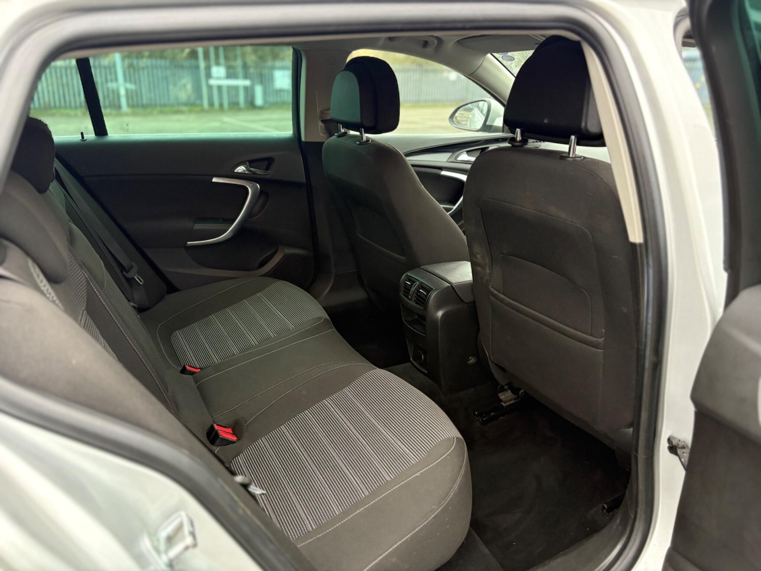 Used Vauxhall Insignia 2011 for sale - 78204303: Photo 38