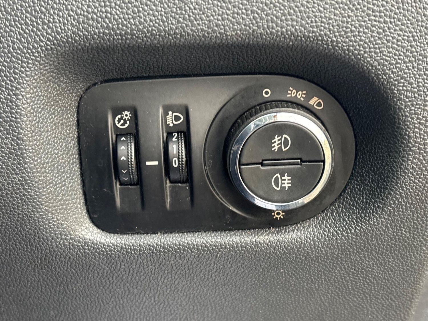 Used Vauxhall Corsa 2013 for sale - 76620378: Photo 21