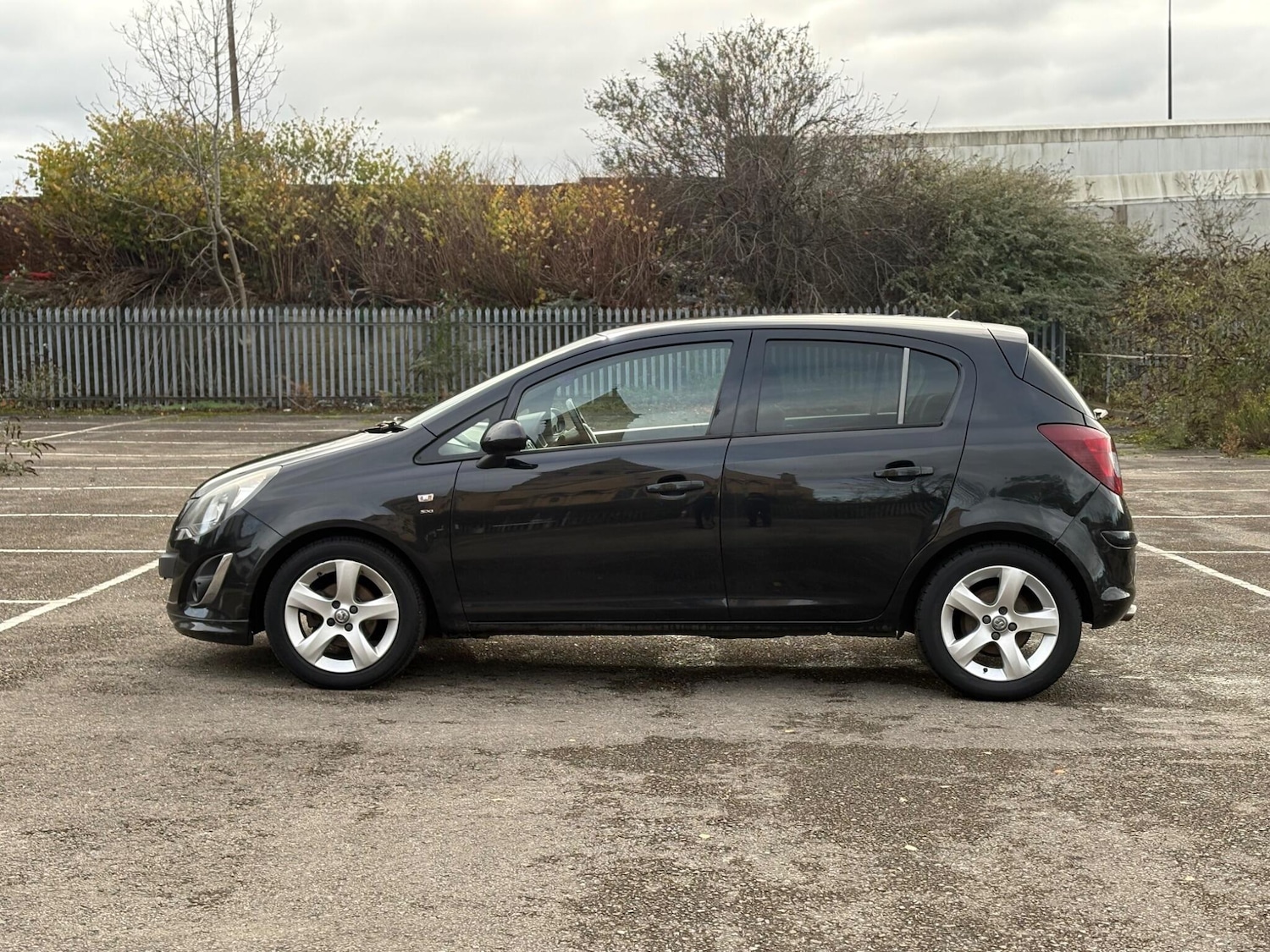 Used Vauxhall Corsa 2013 for sale - 76620378: Photo 3