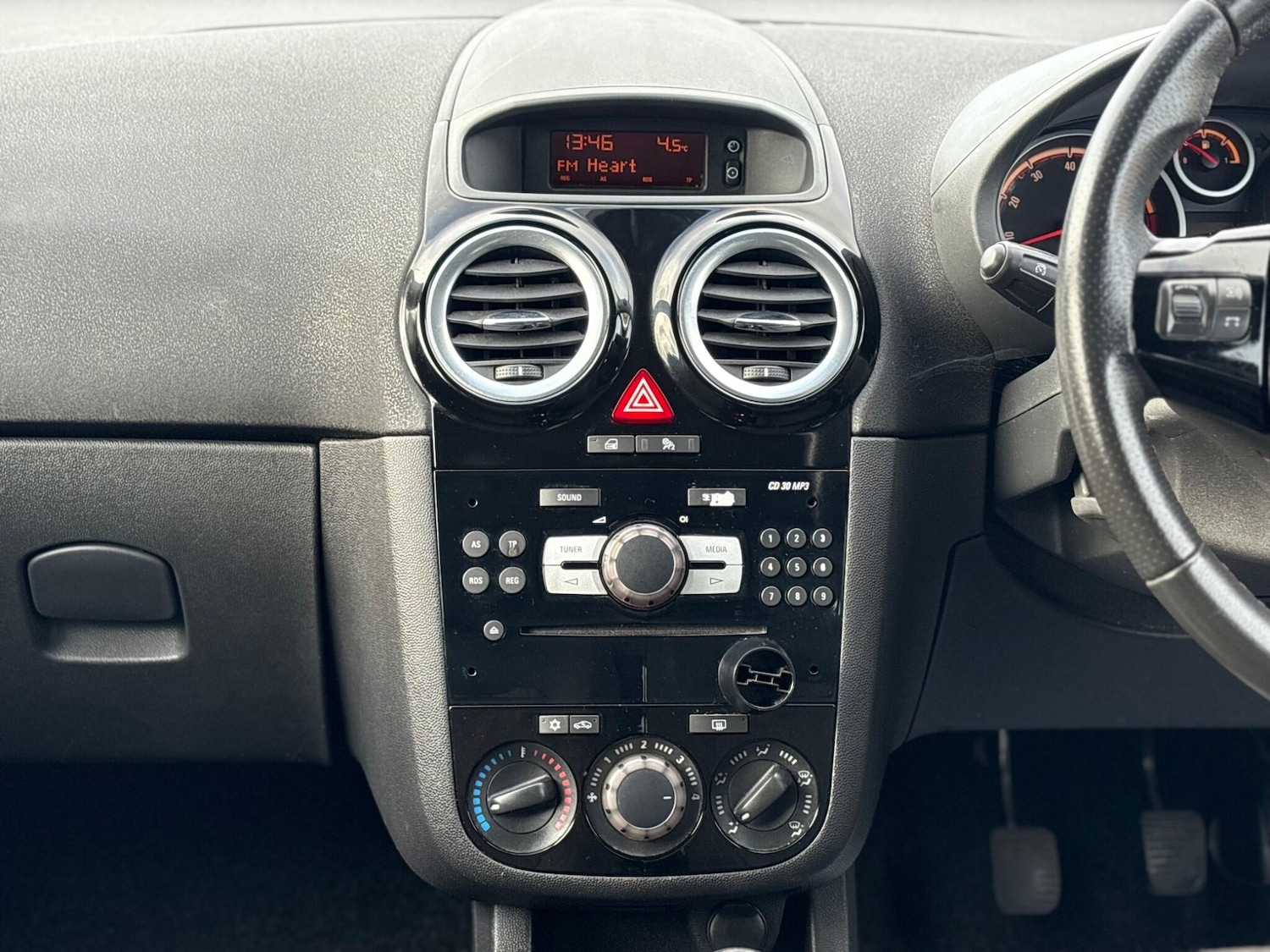 Used Vauxhall Corsa 2013 for sale - 76620378: Photo 42