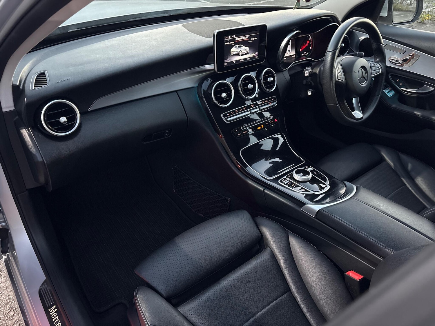 Used Mercedes-Benz C Class 2018 for sale - 76989521: Photo 13