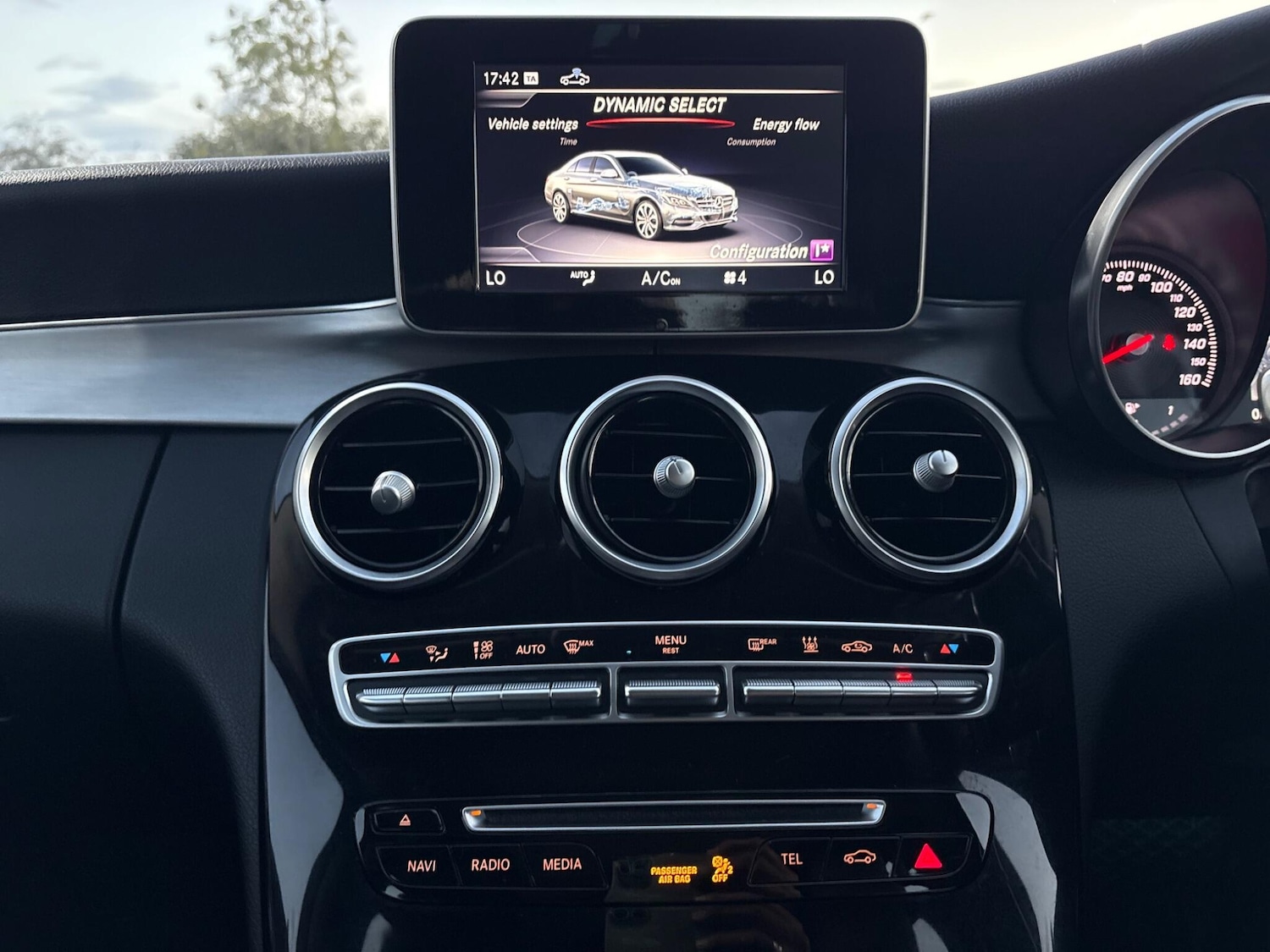 Used Mercedes-Benz C Class 2018 for sale - 76989521: Photo 36